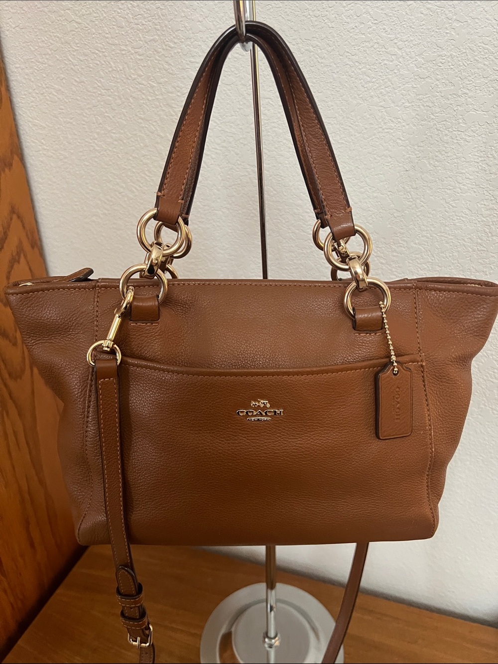 Coach mini Ellis tote w/crossbody strap and hang tag EUC